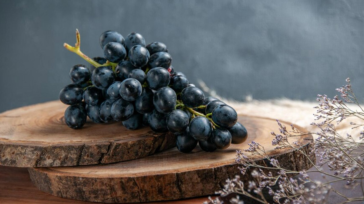 Black Grapes: கருப்பு திராட்சையை இவர்கள் தொடவேக் கூடாது!