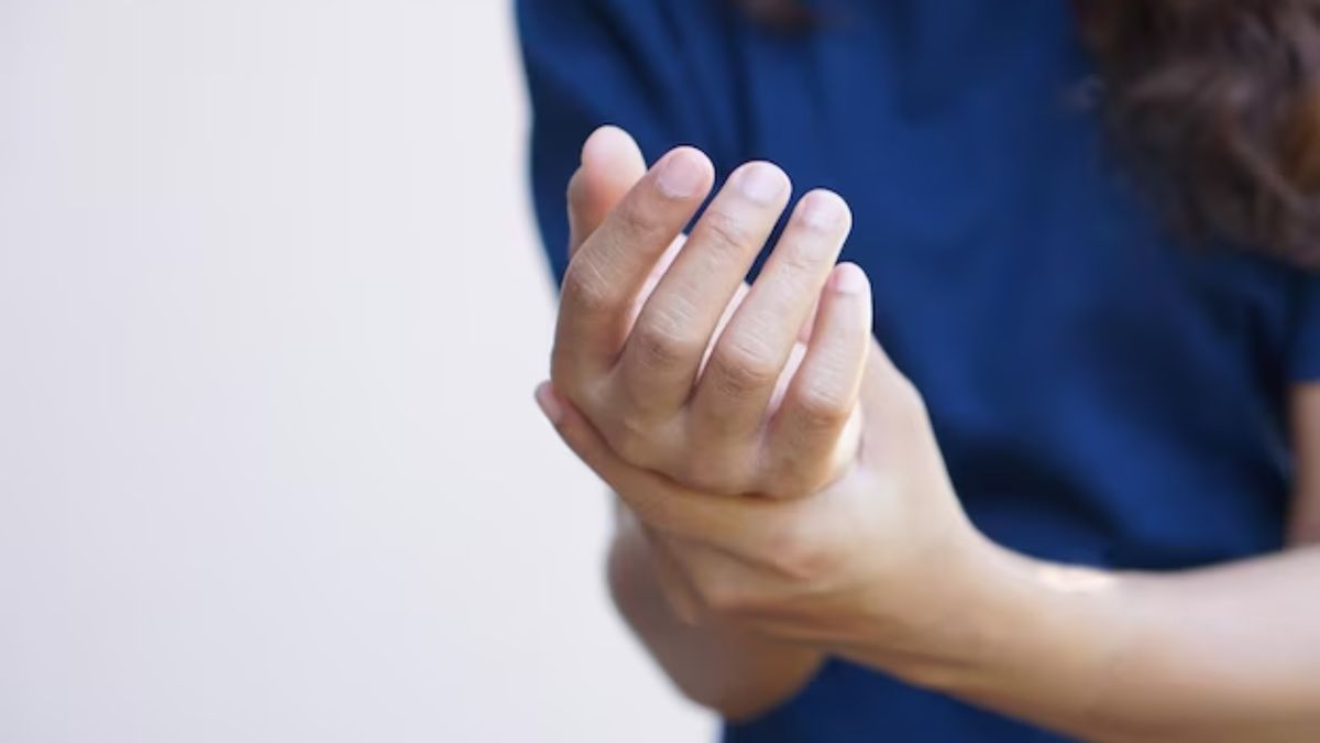 High Cholesterol Finger Symptoms: அதிக கொலஸ்ட்ரால் இருந்தா விரல்களில் இந்த அறிகுறி எல்லாம் இருக்குமாம்