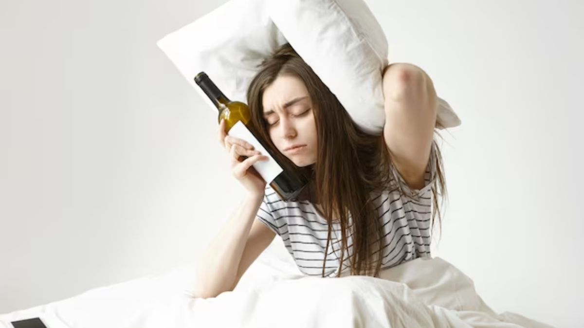 Tips For Hangover: நல்லா குடிச்சிட்டு ஹேங்ஓவரா.? இத பண்ணுங்க போதும்..