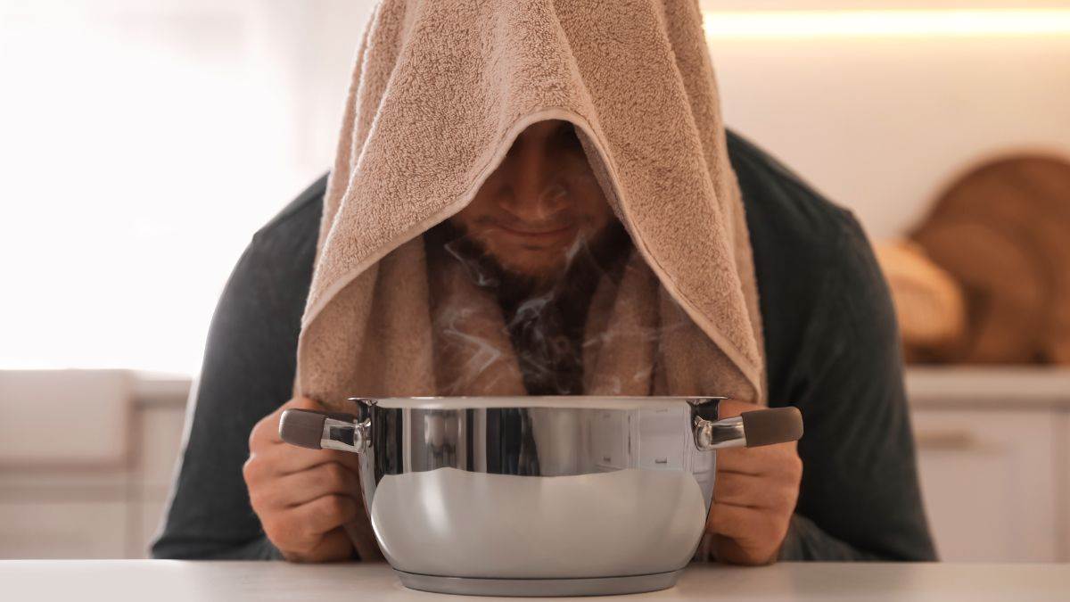 Steam Inhalation: நீராவி பிடிப்பது சுவாச பிரச்சனையை சரி செய்யுமா? உண்மையை தெரிந்த்து கொள்ளுங்கள்!