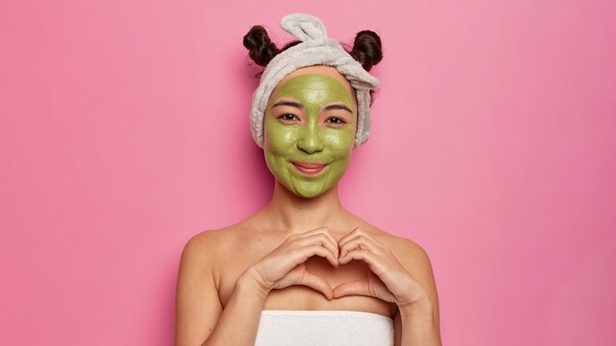 Cucumber Face Mask: வெயில் காலத்திலும் உங்க முகம் பரு இல்லாமல் பளபளப்பாக இருக்கணுமா? இதை ட்ரை பண்ணுங்க!