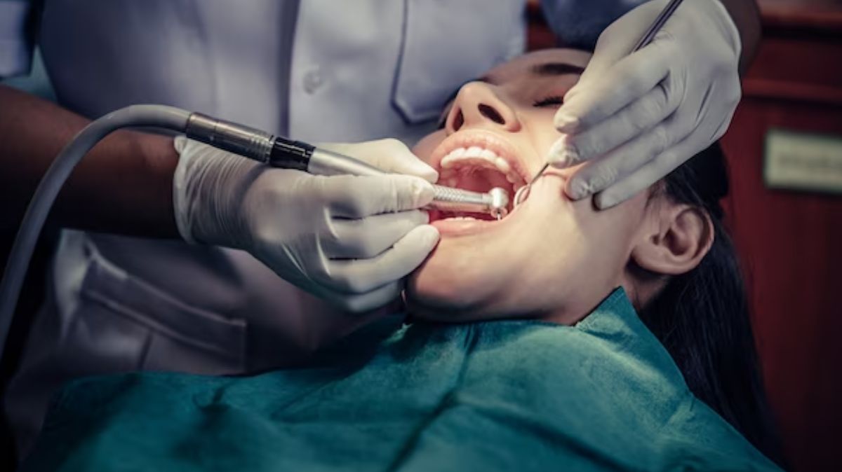 Root Canal Treatment: சொத்தப் பல்லுக்கான ரூட் கெனால் சிகிச்சை.. மருத்துவரின் அட்வைஸ் இங்கே..