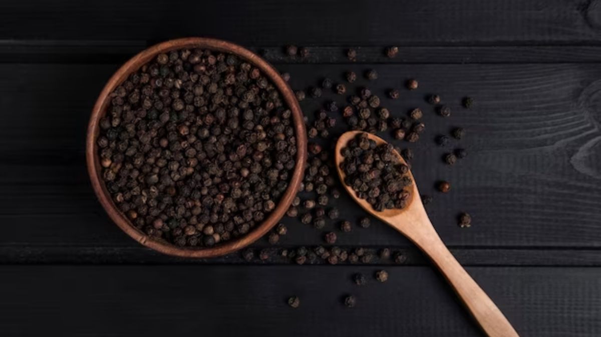 Black Pepper Benefits: சருமத்திற்கு அழகு சேர்க்கும் கருப்பு மிளகு!