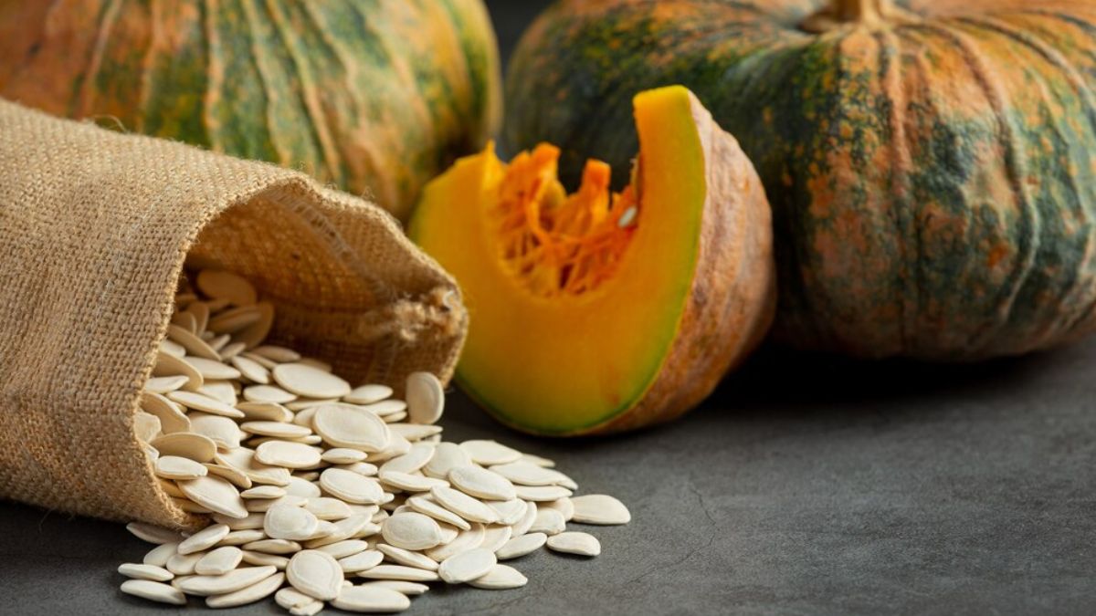 Pumpkin Seeds: விதை ஒன்று பயன் நூறு… யாரெல்லாம் பூசணி விதை சாப்பிடணும் தெரியுமா?