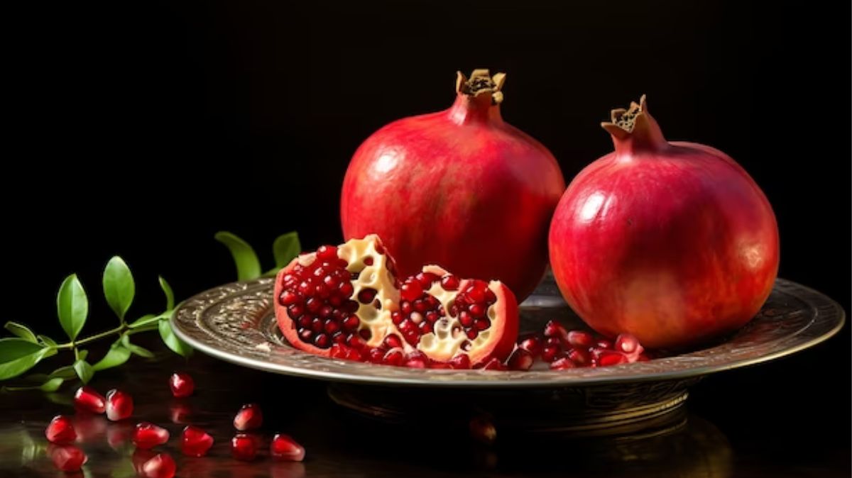 Pomegranate Peel: மாதுளை தோலை வேக வைத்து தண்ணீர் குடிச்சிருக்கீங்களா? இனி கட்டாயம் குடிப்பீங்க!