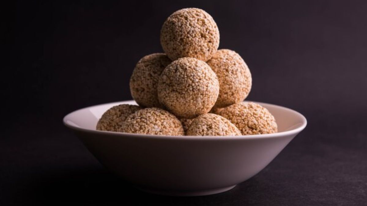 Sesame Seeds Laddu: எள்ளு லட்டு இப்படி செஞ்சி பாருங்க… ரொம்ப நல்லது.!
