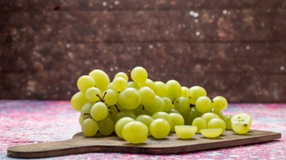 Calories in Green Grapes: 100 கிராம் பச்சை திராட்சையில் எவ்வளவு கலோரிகள் இருக்கு தெரியுமா?