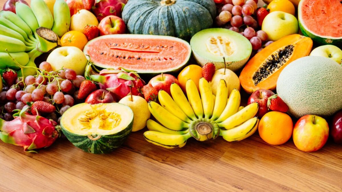 Water After Fruits: இந்த பழங்களை சாப்பிட்ட பின் மறந்தும் தண்ணீர் குடிக்காதீங்க.. உயிருக்கே ஆபத்து!