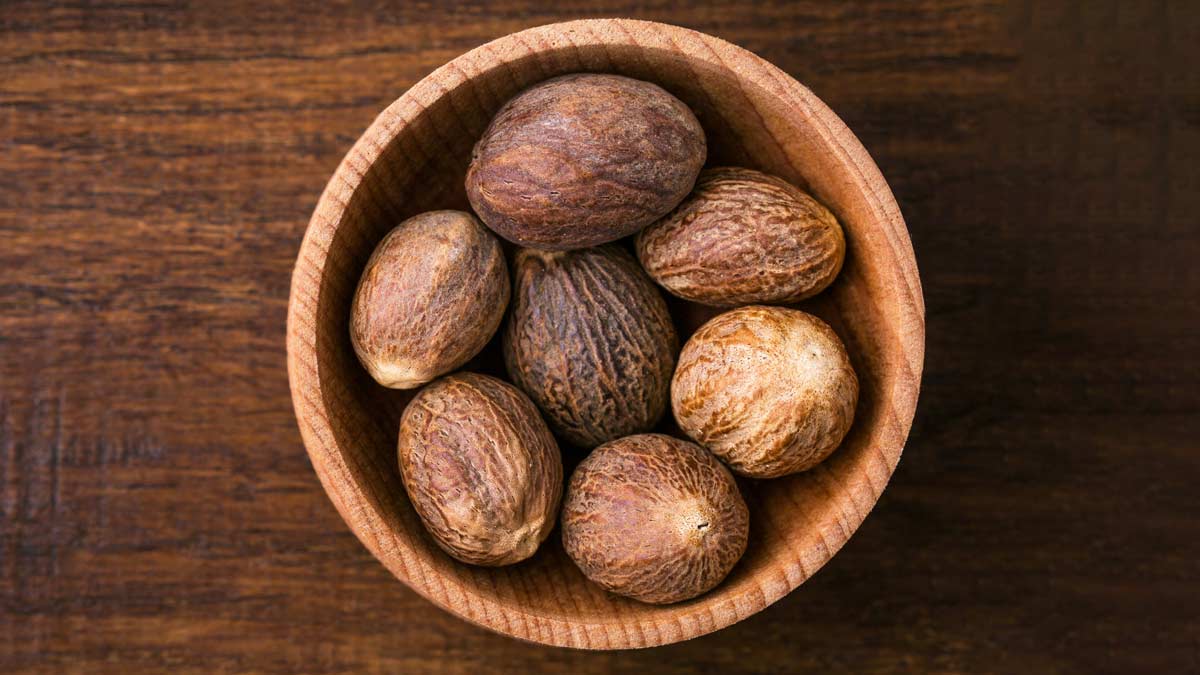 Benefits of Nutmeg: பாலியல் செயல்திறனை அதிகரிக்க ஜாதிக்காயை இப்படி சாப்பிடுங்க!