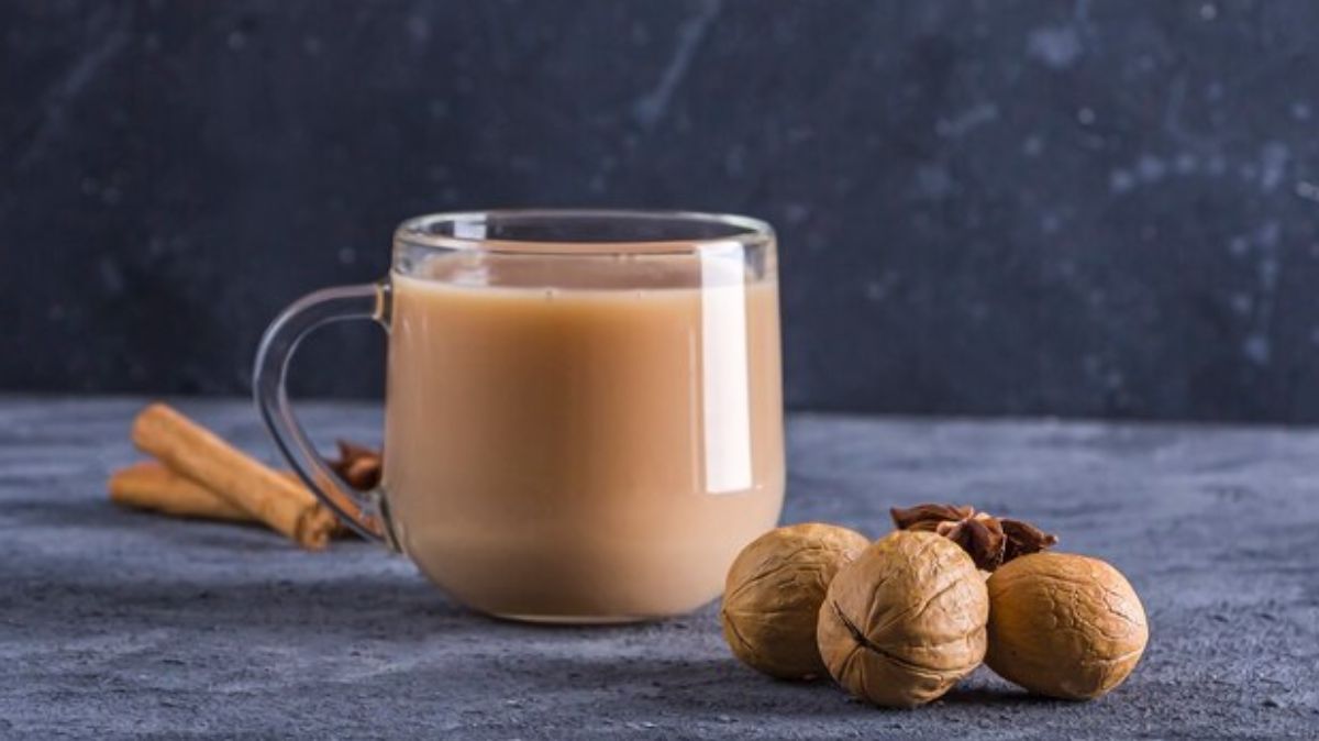 Nutmeg Milk Benefits: தினமும் நைட் ஒரு டம்ளர் ஜாதிக்காய் பால் குடிப்பதில் என்னென்ன நன்மைகள் இருக்கு தெரியுமா?