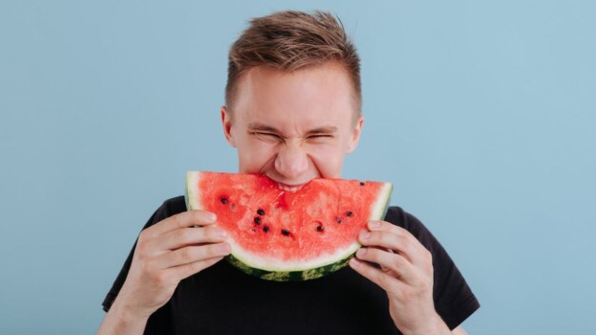 Drink Water After Watermelon: தர்பூசணி சாப்பிட்ட பிறகு தண்ணீர் குடிப்பது நல்லதா? முழு விவரம் இங்கே!