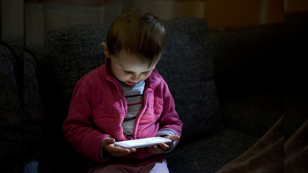 Child Screen Time: ஸ்க்ரீன் பயன்பாட்டால் குழந்தைகளுக்கு ஏற்படும் பாதிப்புகள் என்ன?