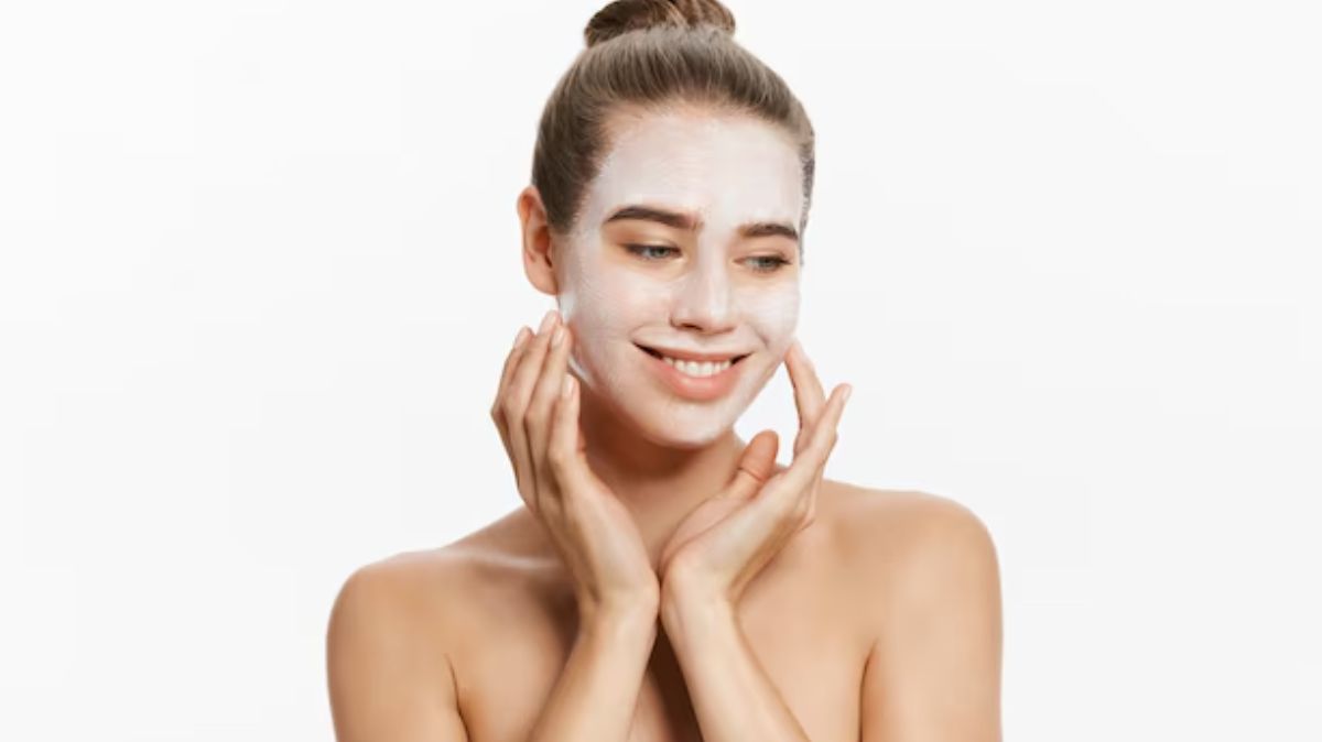 Clear Skin Tips: க்ளியர் ஸ்கின் வேணுமா? முல்தானி மிட்டி மற்றும் புதினாவை இப்படி யூஸ் பண்ணுங்க!