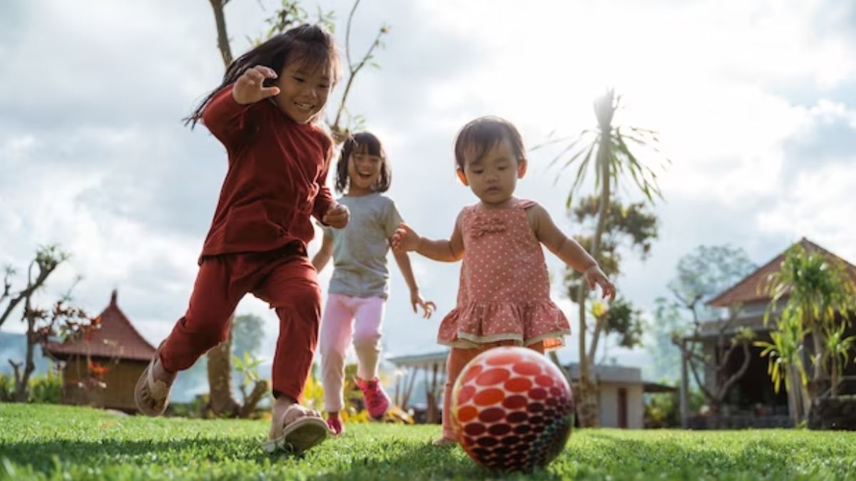 Outdoor Play Benefits: சம்மர் லீவு வந்தாச்சு… குழந்தைகளை கொஞ்சம் வெளியே விளையாட விடுங்க…