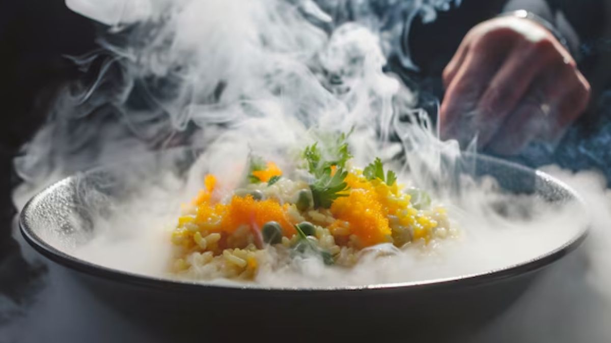 Reheating Foods: எந்தெந்த உணவுகளை மீண்டும் சூடுபடுத்தி சாப்பிடக்கூடாது?