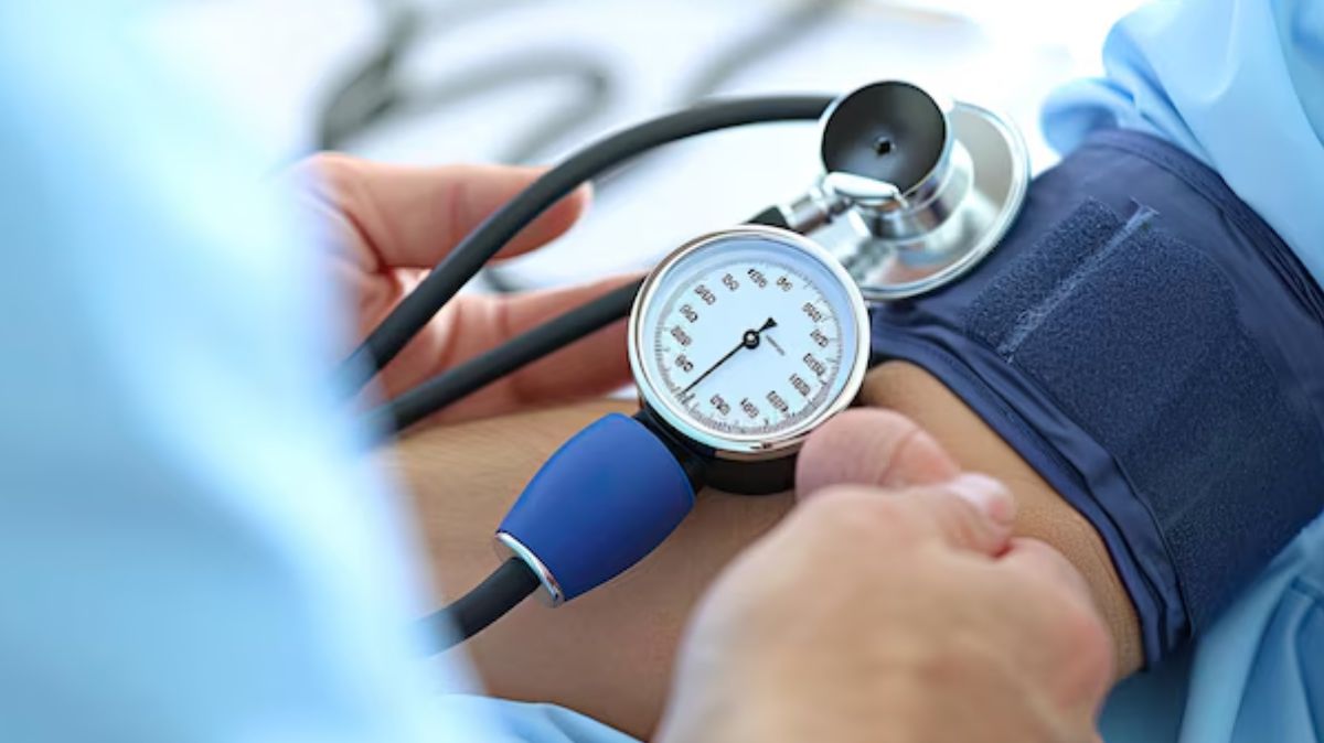 Tips to control BP: சம்மரில் பிபி கட்டுக்குள் இருக்க சூப்பர் டிப்ஸ்.!