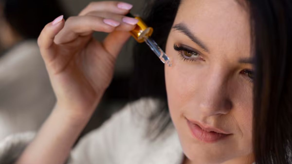 Serum Benefits: இரவில் சீரம் தடவலாமா.? இதன் நன்மைகள் என்ன.? இங்கே காண்போம்…