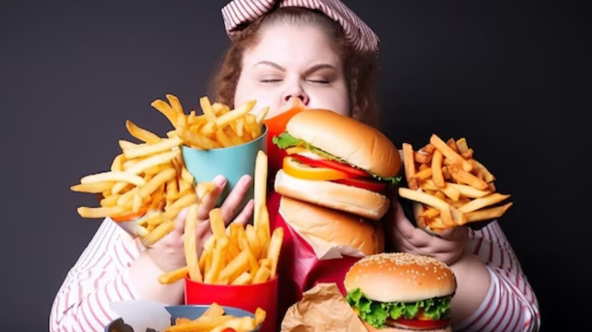 Overeating Disadvantage: உண்பதற்காக வாழாதே.. உயிர் வாழ்வதற்காக உண்.. விளக்கம் இங்கே..