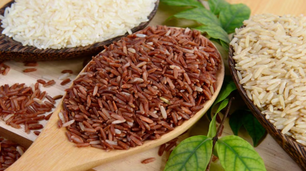 Brown Rice Benefits: வெள்ளை சோறுக்கு பதிலா பிரவுன் அரிசியில் மட்டும் சாதம் சாப்பிட்டு பாருங்க!