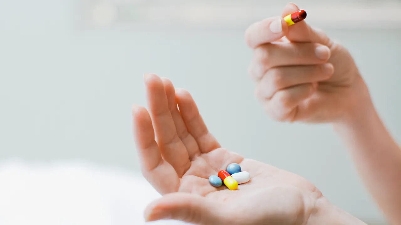Multivitamins: மல்டிவைட்டமின் மாத்திரைகளை வெறும் வயிற்றில் சாப்பிடலாமா? நிபுணர்கள் கூறுவது இங்கே!