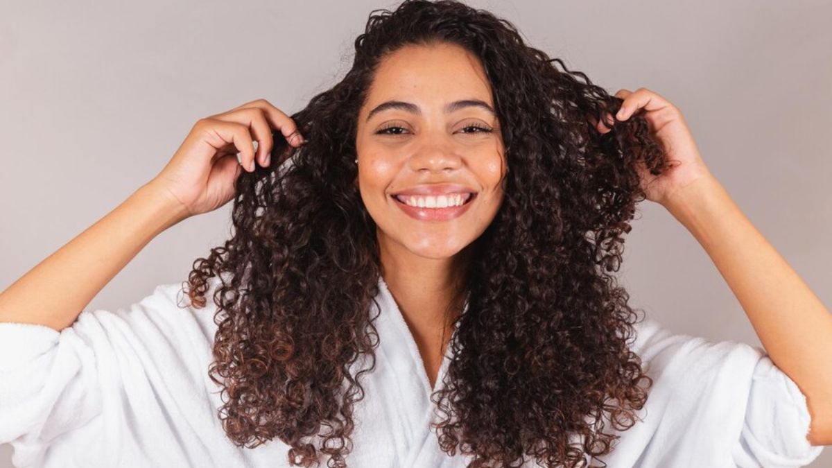 Hair Mask for Curly Hair: சுருள் முடிக்கு இனி கவலை வேணாம்! இந்த ஹேர் மாஸ்க் யூஸ் பண்ணுங்க