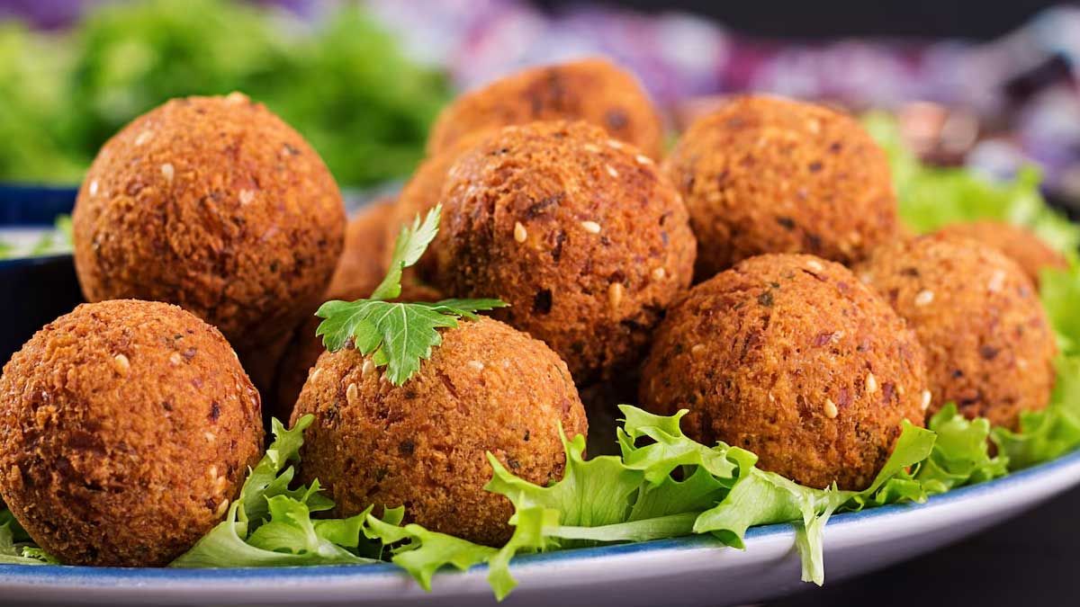 Vazhakkai Kola Urundai: கலக்கலான சுவையில் வாழைக்காய் கோலா உருண்ட ரெசிபி! எப்படி செய்வது?