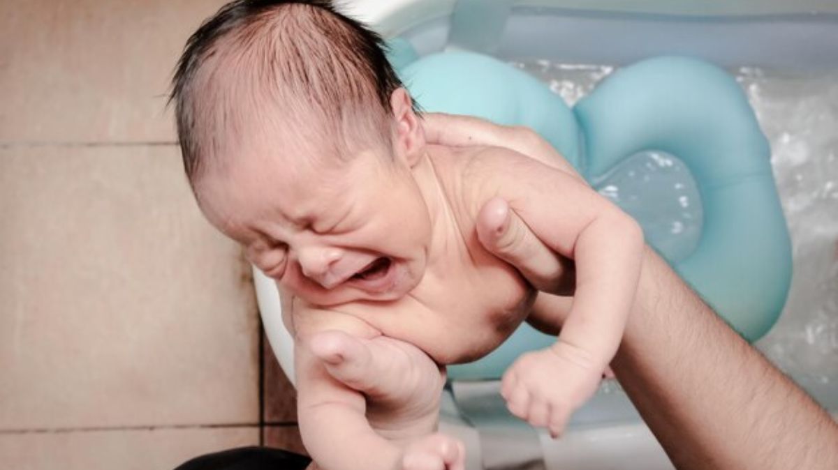 Constipation In Babies: குழந்தையின் மலச்சிக்கலை போக்க எளிய வழிகள் இங்கே..