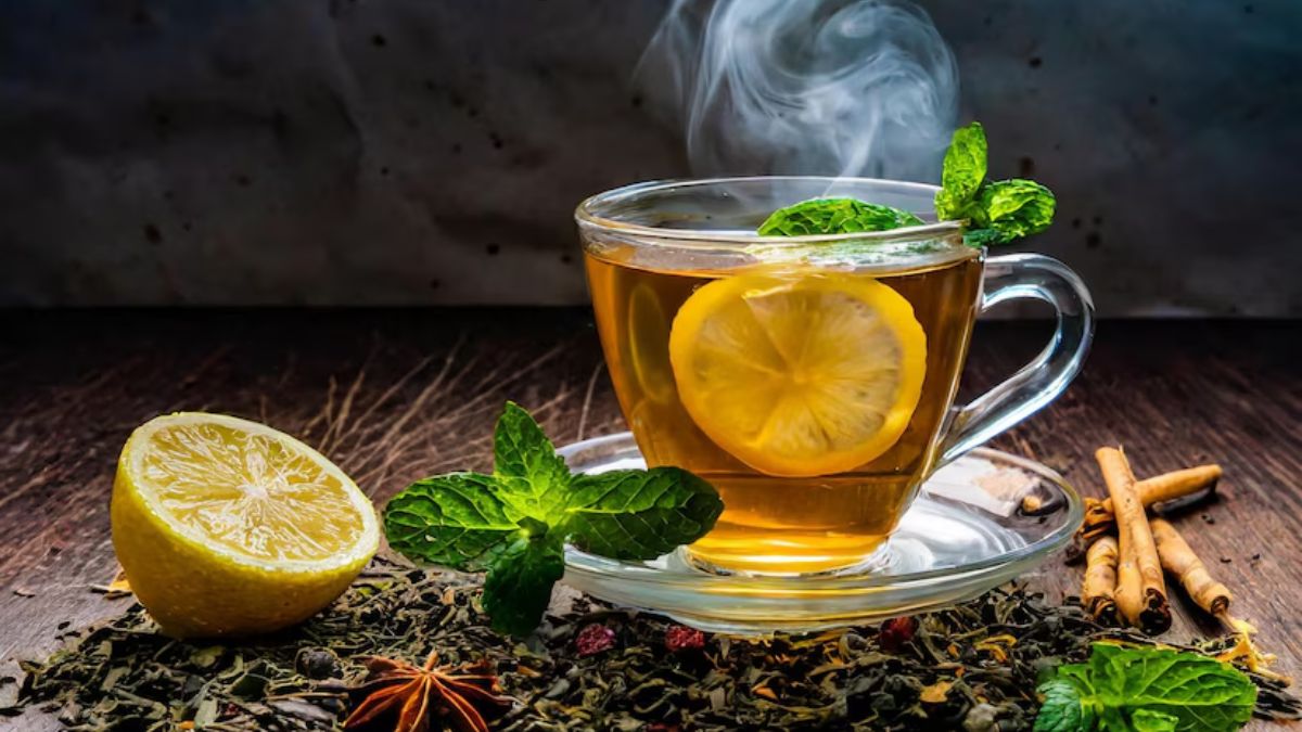 Homemade Herbal Tea: இந்த 10 வியாதிகளை இருந்த இடமே தெரியாம போக வைக்கும் சூப்பர் ஹெர்பல் டீ