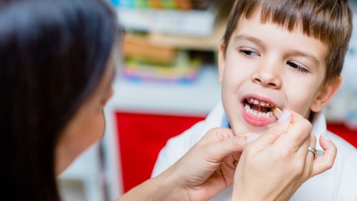 Tooth Decay Tips: சிறு குழந்தைகளை எளிதில் அட்டாக் செய்யும் பற்சொத்தை! எப்படி தடுப்பது?