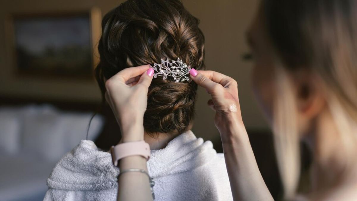 Hair Clips: முடிக்கு கிளிப் யூஸ் பண்ணுவது நல்லதா? எந்த கிளிப் யூஸ் பண்ணலாம்?