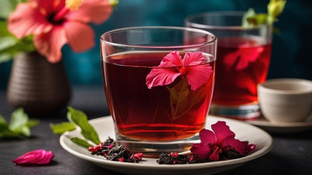 Hibiscus Tea Benefits: உடலின் ஒட்டுமொத்த நன்மைகளையும் பெற செம்பருத்தி டீ ஒன்னு போதும்!