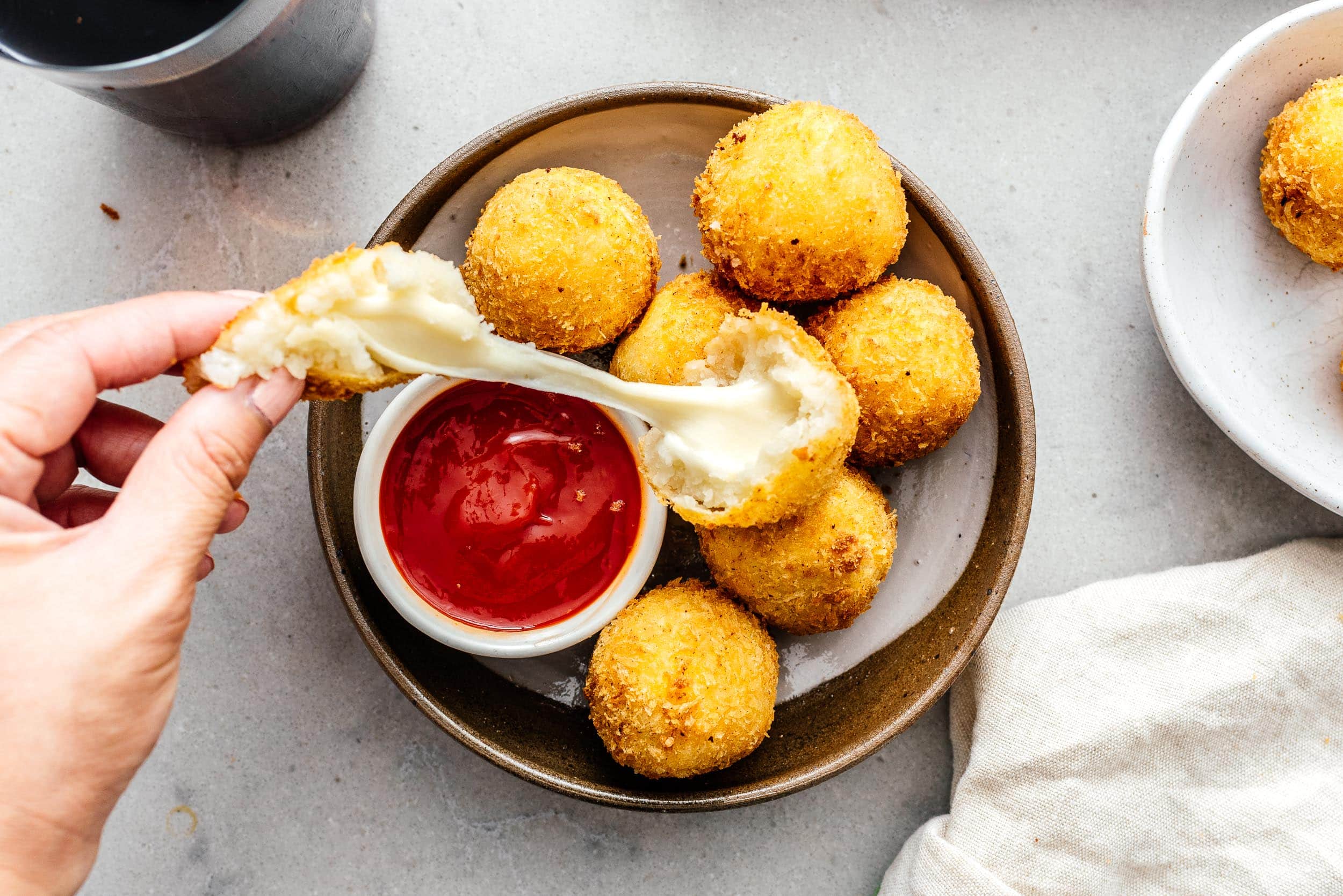 Potato Balls: குழந்தைகளுக்கு பிடித்த மொறு மொறு பூண்டு உருளைக்கிழங்கு பால்ஸ் செய்யலாமா?