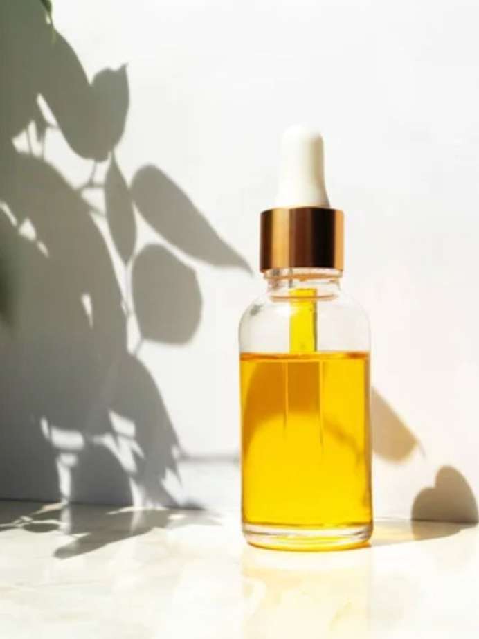 How To Use Vitamin E Oil For Glowing Skin? | Onlymyhealth