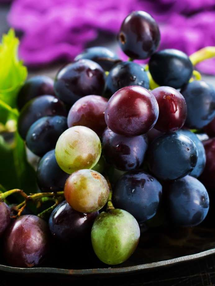 How To Eat Black Grapes For Glowing Skin And Healthy Hair onlymyhealth