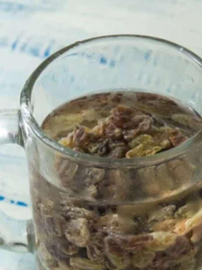 Benefits Of Drinking Raisin Water In The Morning Onlymyhealth