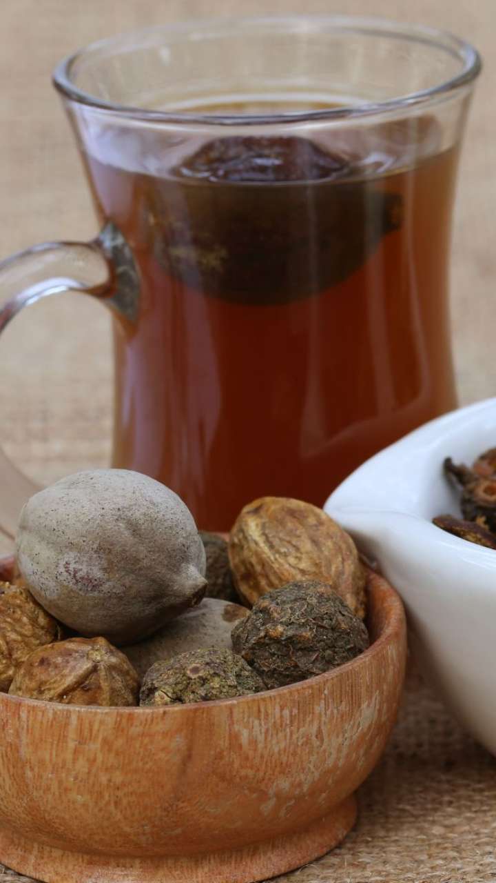 How To Use Triphala Water For Eyesight
