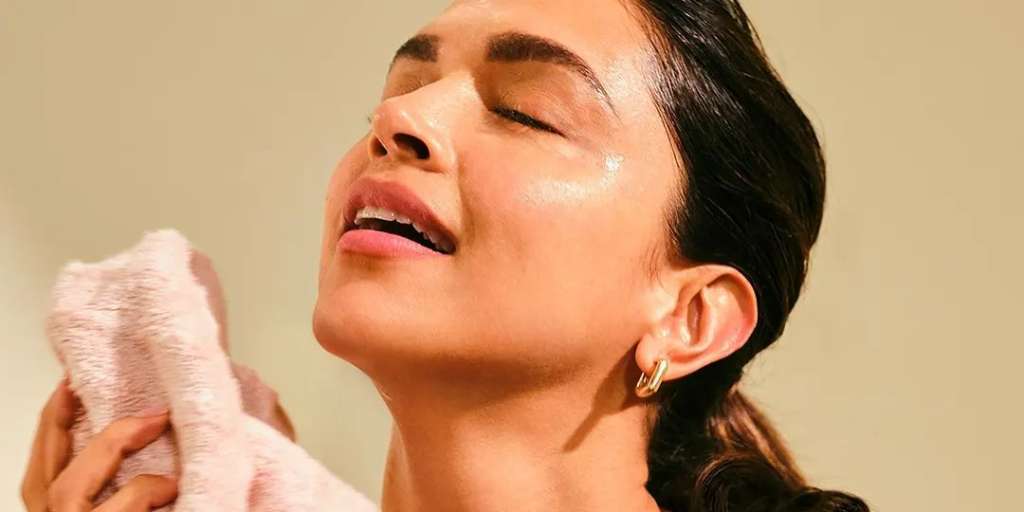 Benefits Of Applying Aloe Vera Gel Overnight Clear Skin Onlymyhealth