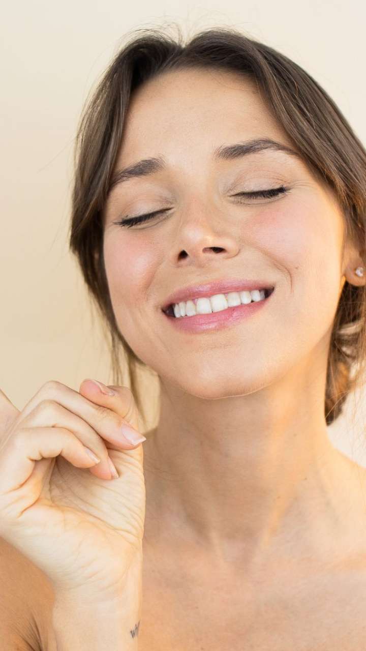 Top 6 Exfoliating Fruits For Glowing Skin