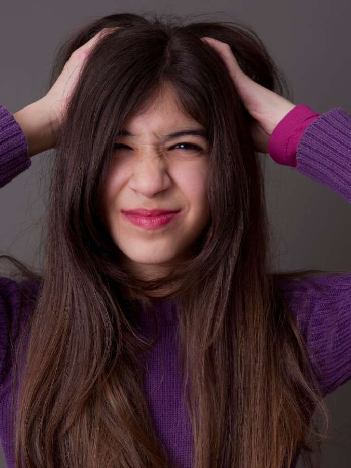 7-reasons-for-itchy-scalp-and-hair-fall-hair-fall-onlymyhealth