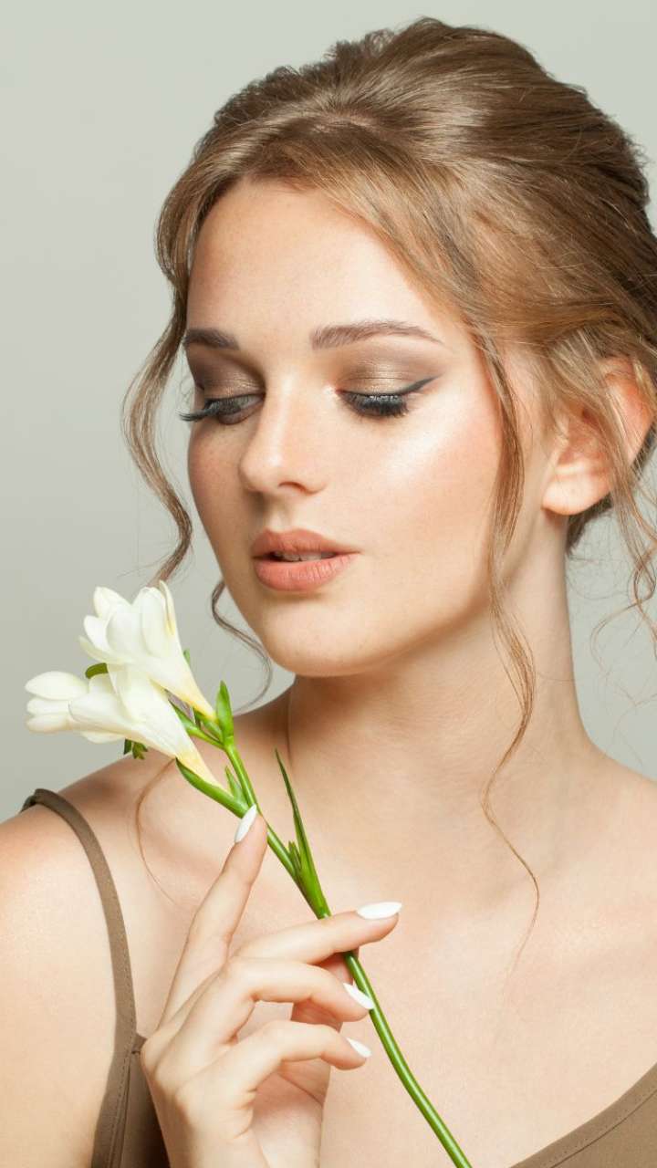 Fall Season Beauty Tips Things To Apply On Face For Glow fall-season-beauty-tips-things-to-apply-on-face-for-glow