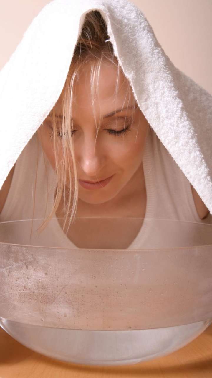 Right Way Of Steaming Your Face For Clear Skin