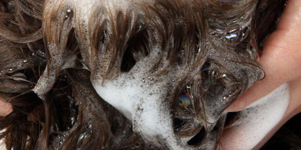 is-it-unhealthy-to-wash-your-hair-everyday-onlymyhealth