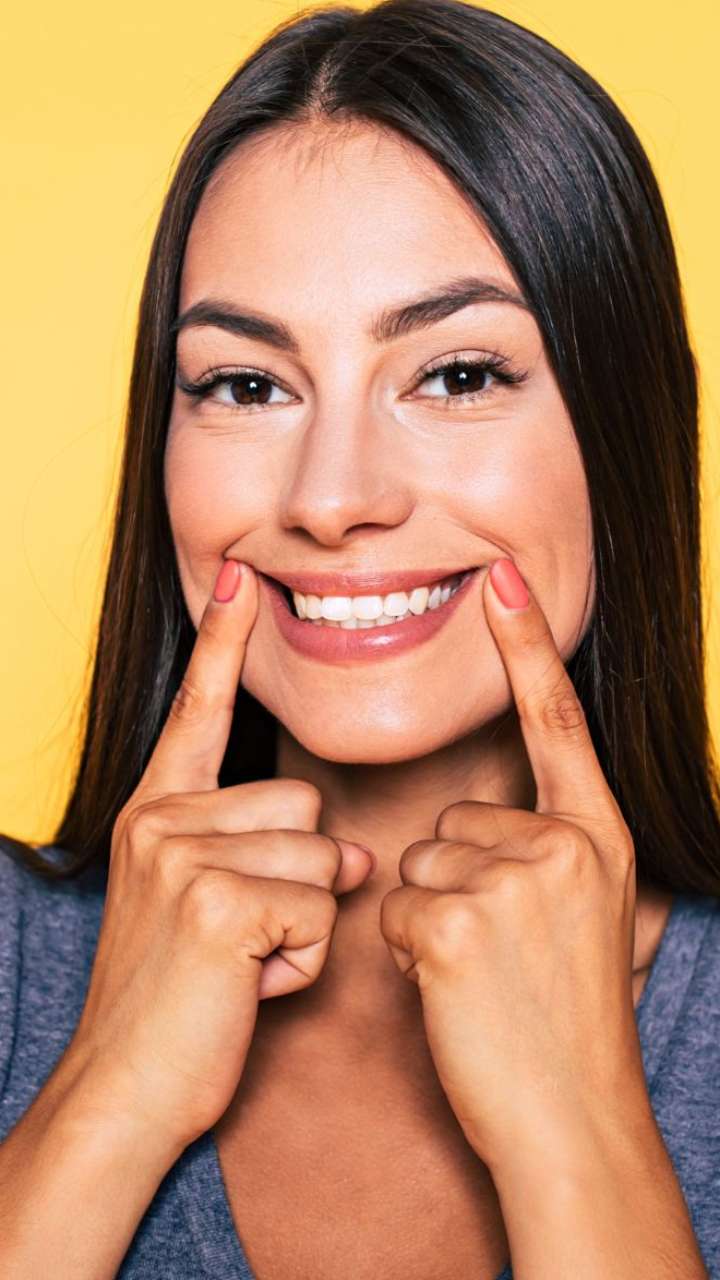 Best Laughing Exercises To Reshape Your Jawline Naturally