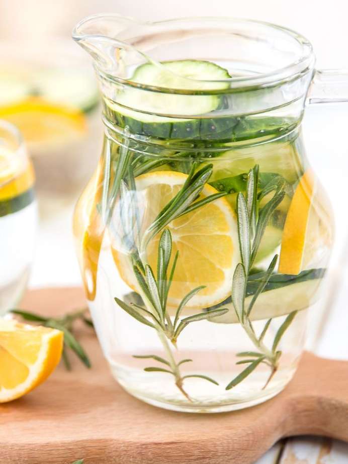 How To Use Rosemary Water For Hair Growth? | Onlymyhealth