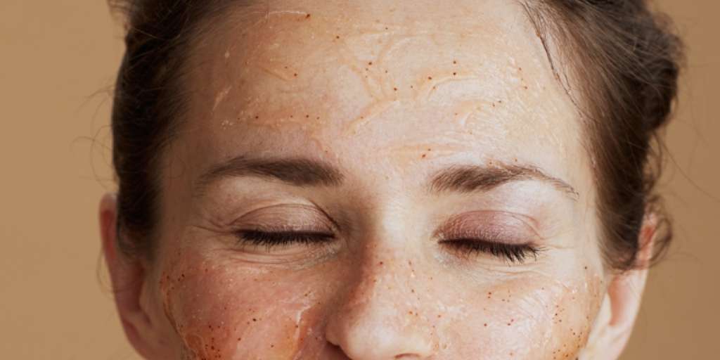 Walnut Face Scrub For Oil Clear Radiance Onlymyhealth