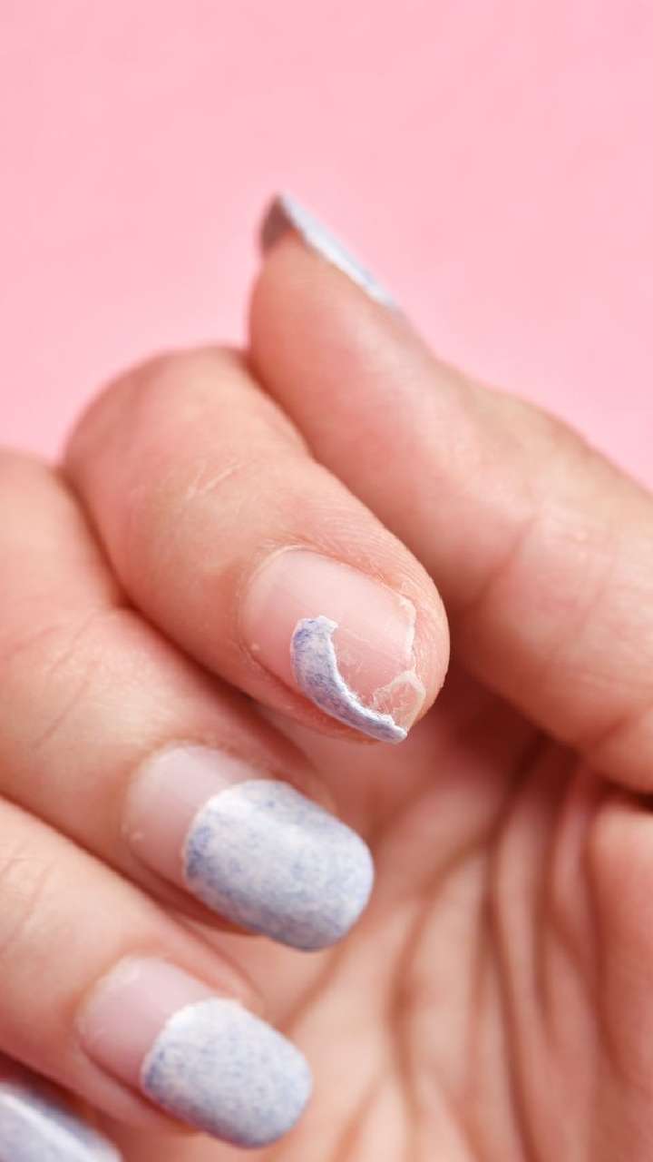 Natural Tips for Strong and Beautiful Nails