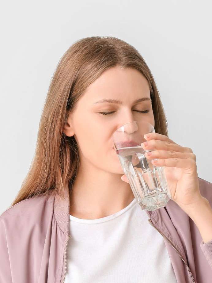 how-much-water-should-you-drink-in-winter-onlymyhealth