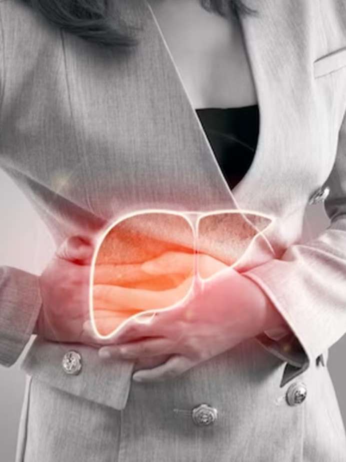 लिवर में खराबी से शरीर में दिखते हैं ये लक्षण