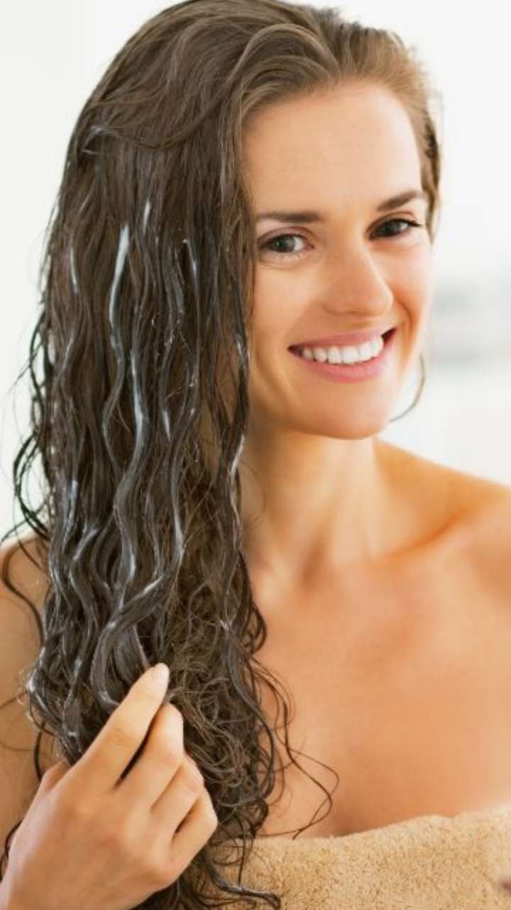 सर्दियों में रूखे बालों से हैं परेशान, करें ये उपाय