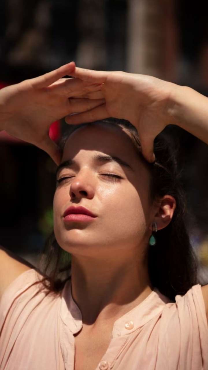 सर्दियों में धूप में बैठेंगे तो हो जाएंगे ये 6 रोग